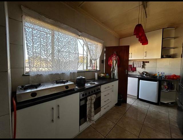 4 BEDROOM HOUSE FOR SALE IN KLIPPOORTJE